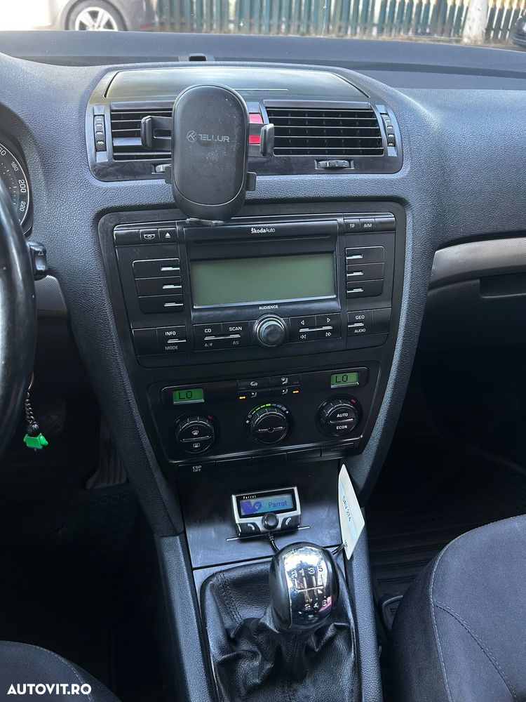 Skoda Octavia 2.0TDI Elegance - 8