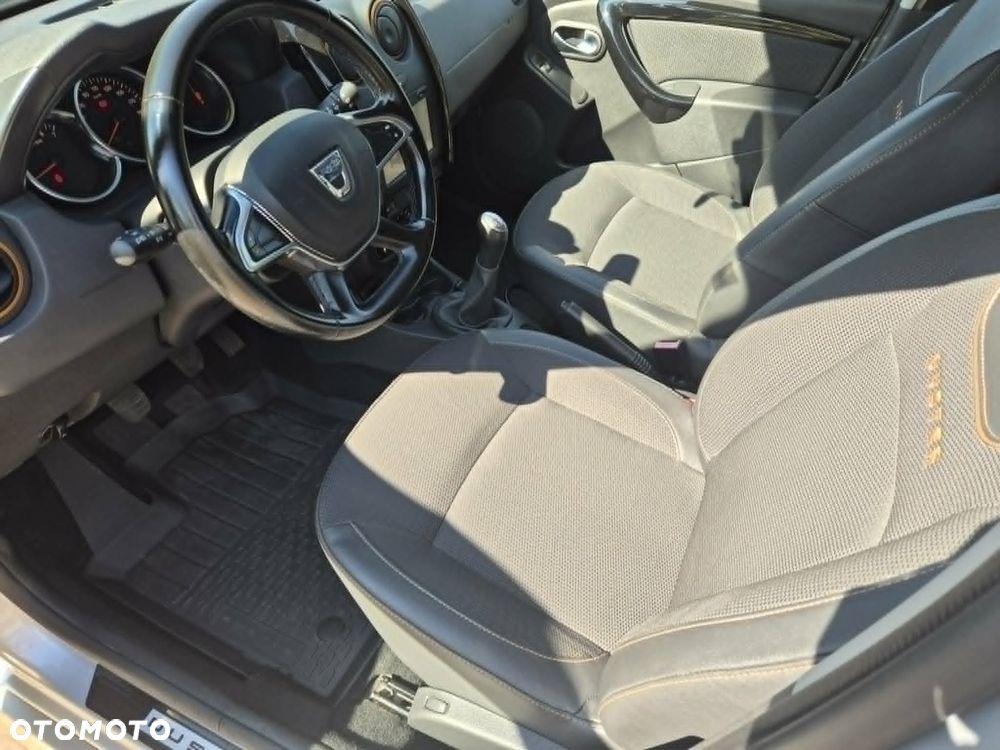 Dacia Duster 1.6 SCe Urban Explorer S&S - 12