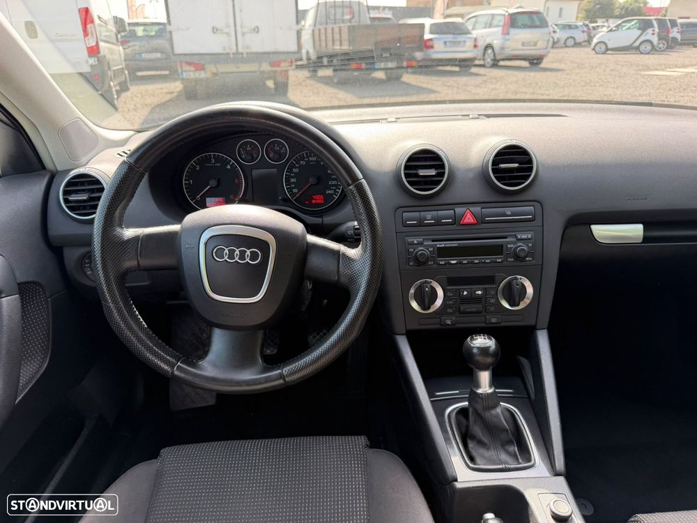 Audi A3 Sportback 2.0 TDi - 8