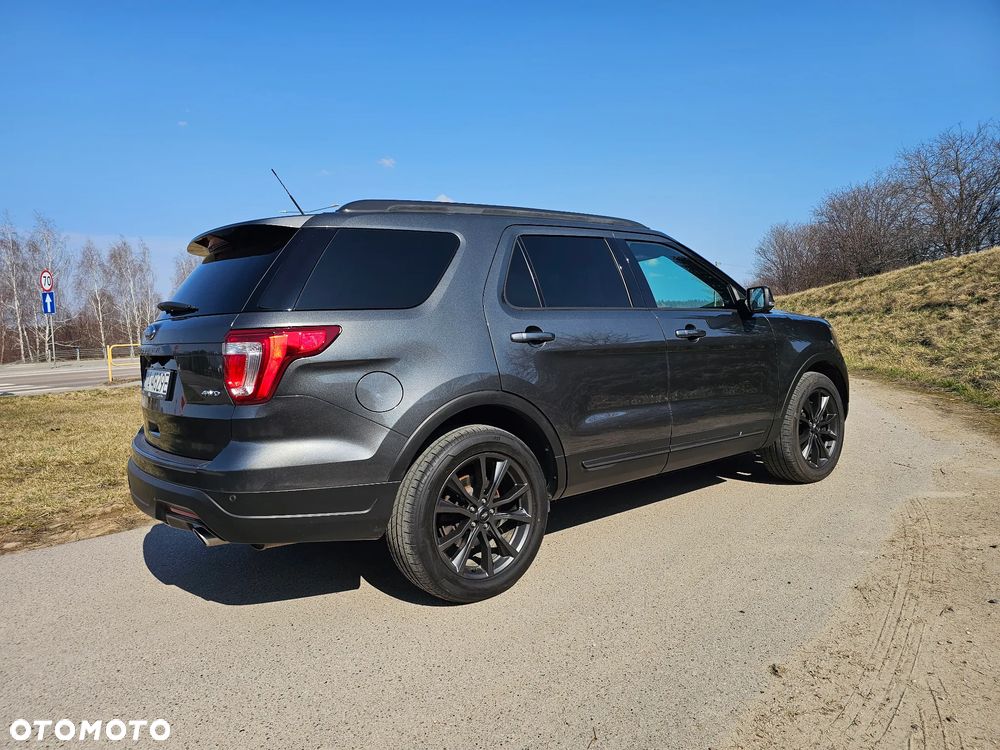 Ford Explorer - 8