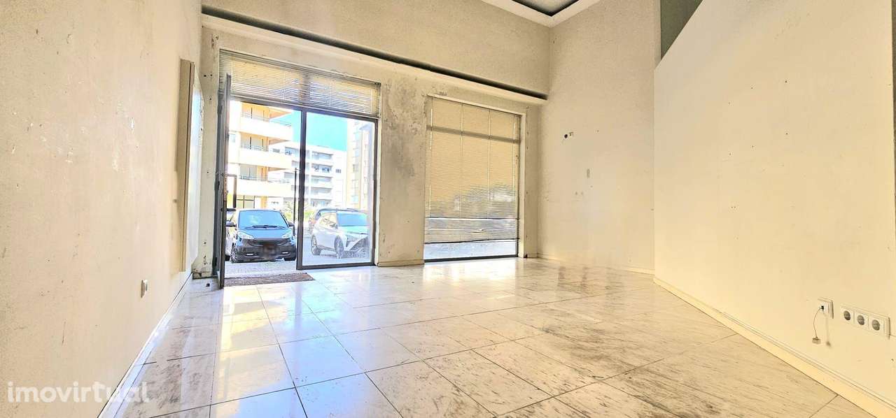 Loja em primeira linha para transformar em T2 - Grande imagem: 4/21