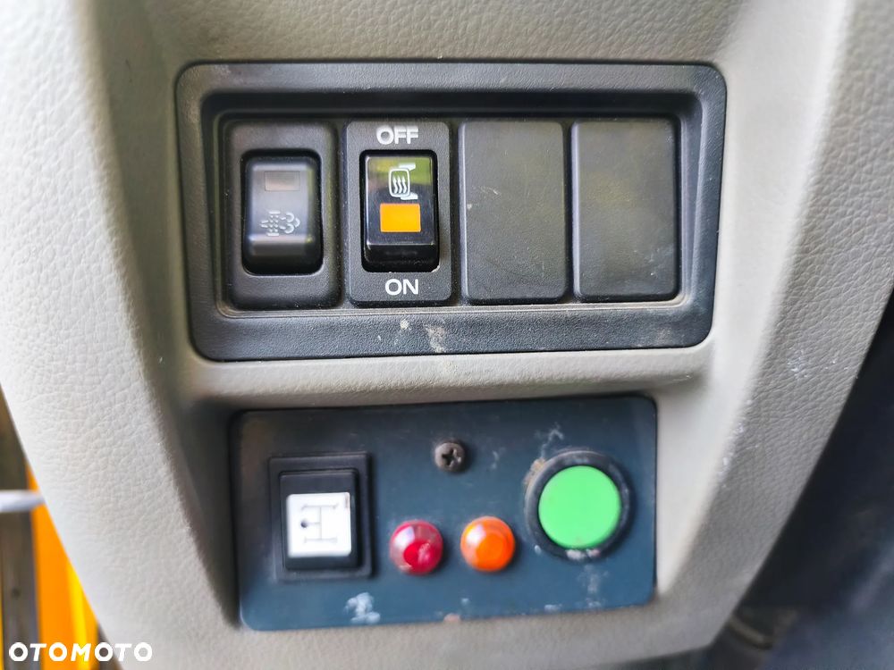 Renault Maxity - 24