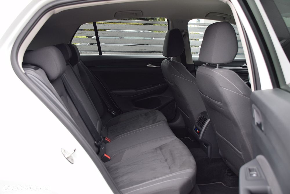 Volkswagen Golf 1.5 eTSI EVO Style DSG - 30