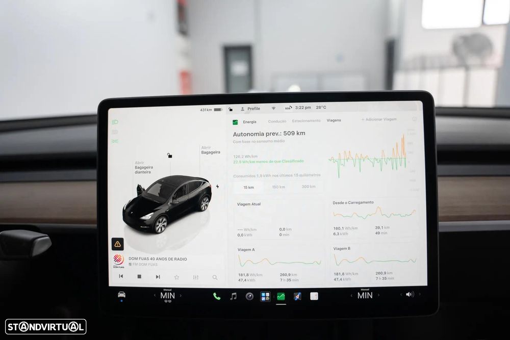 Tesla Model Y Long Range Dual Motor AWD - 17