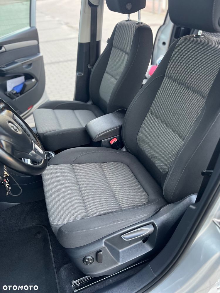 Volkswagen Sharan - 11