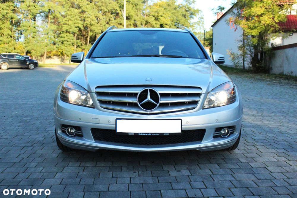 Mercedes-Benz Klasa C 180 T CGI Automatik BlueEFFICIENCY Avantgarde - 21