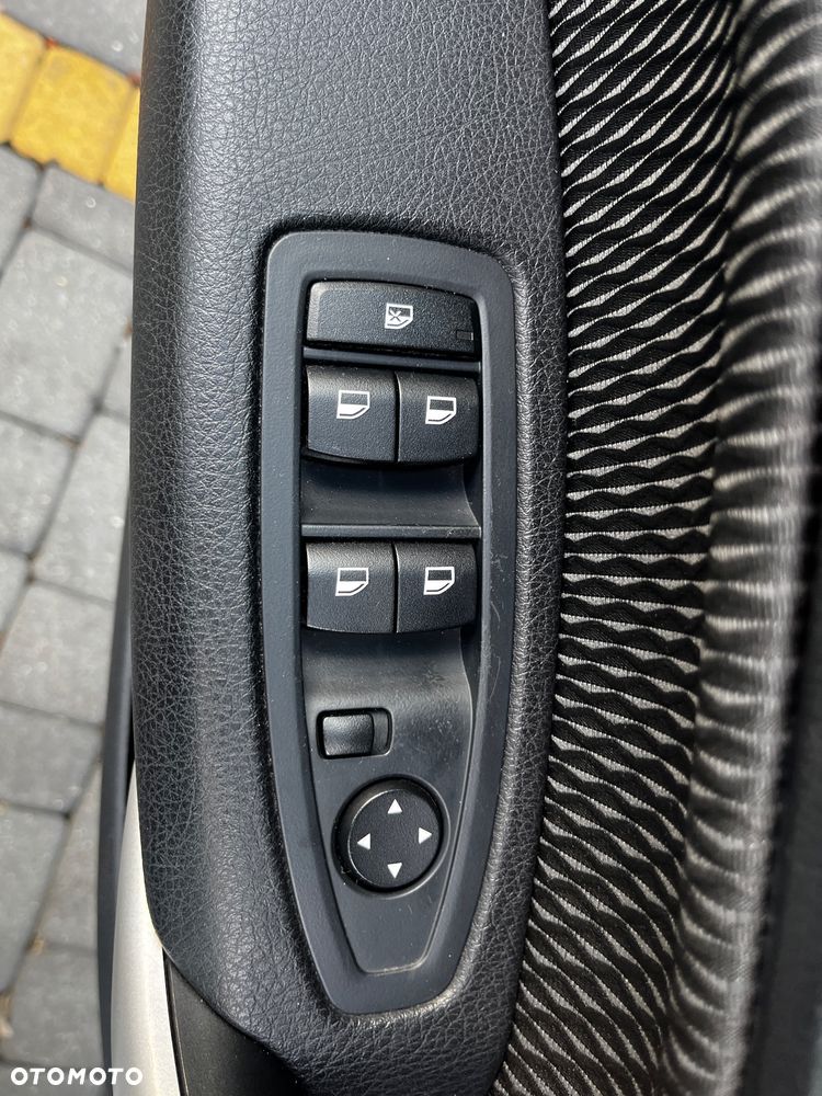 BMW Seria 1 116d EfficientDynamics Edition - 17