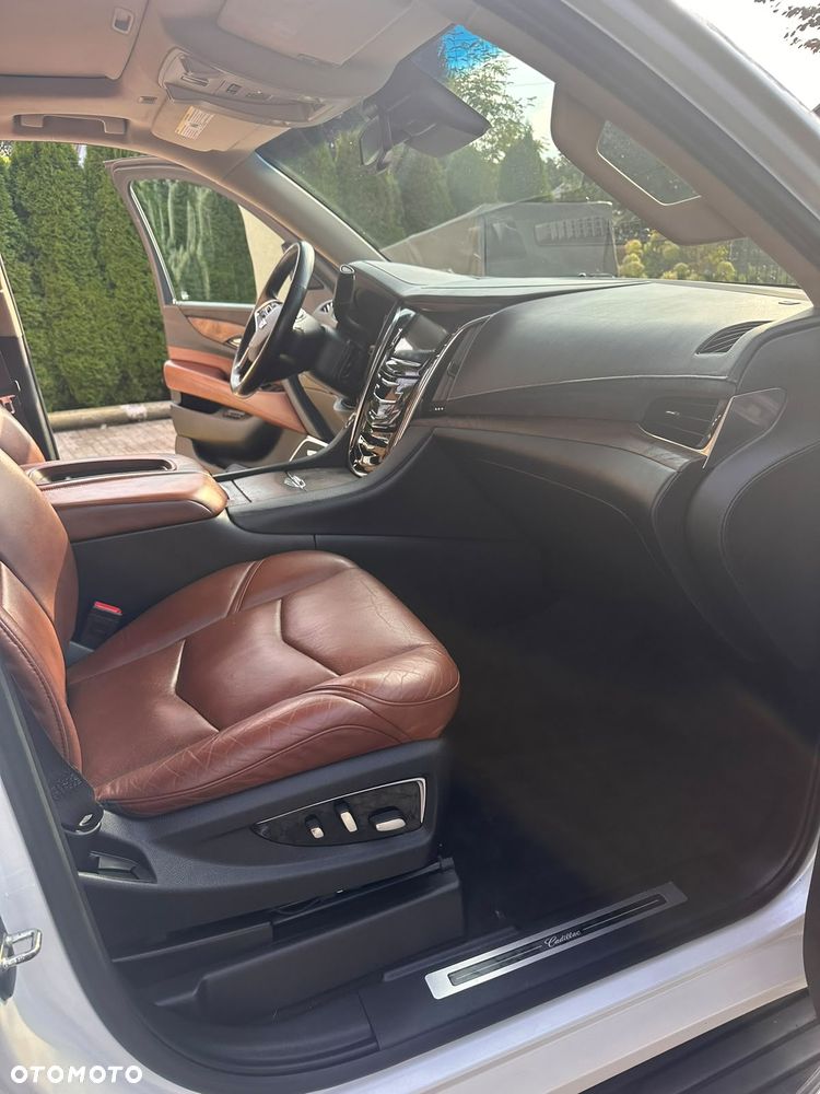 Cadillac Escalade 6.2 V8 ESV Premium - 24