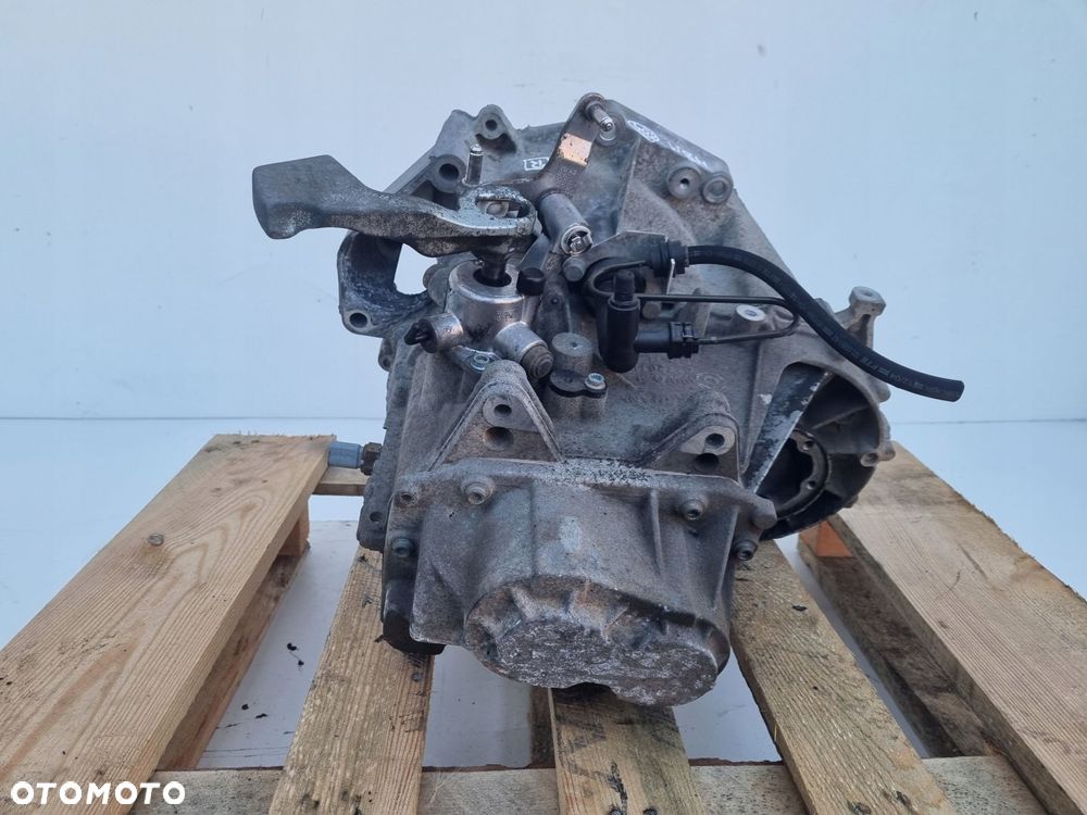 VW GOLF V 1.6 FSI MANUALNA SKRZYNIA BIEGÓW manual HBM - 5