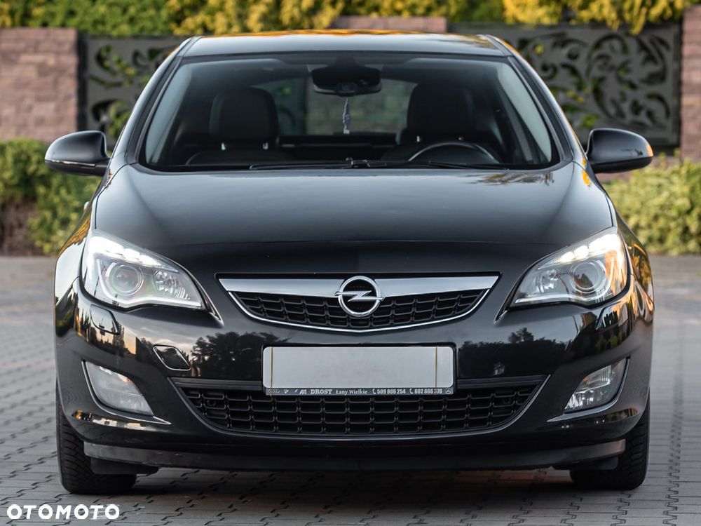 Opel Astra 1.4 Turbo Cosmo - 4