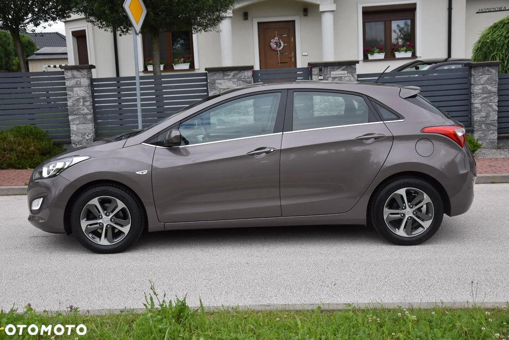 Hyundai i30 blue 1.6 GDI YES Gold - 6