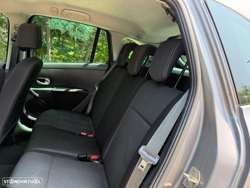 Renault Clio Sport Tourer - 15