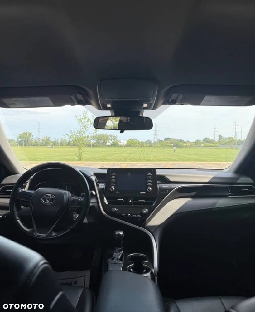 Toyota Camry - 8
