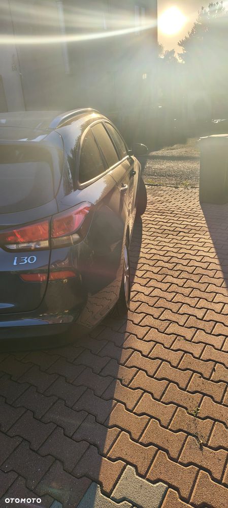 Hyundai i30 1.6 D Classic + DCT - 14