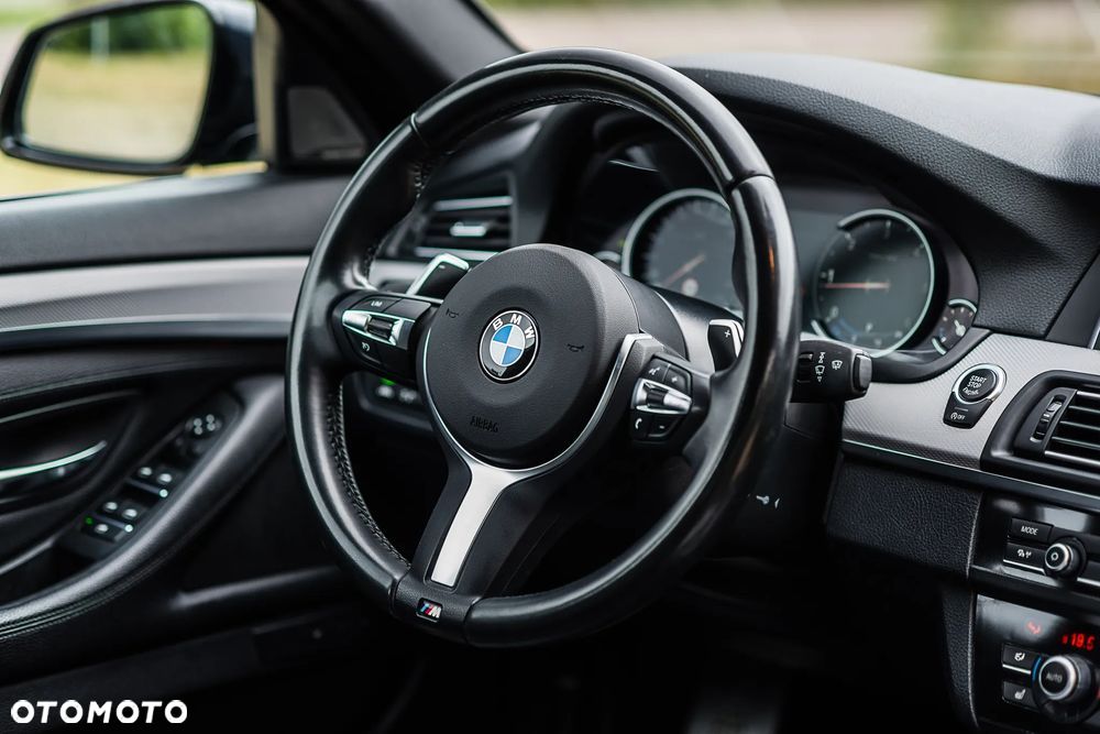 BMW Seria 5 525d xDrive - 9