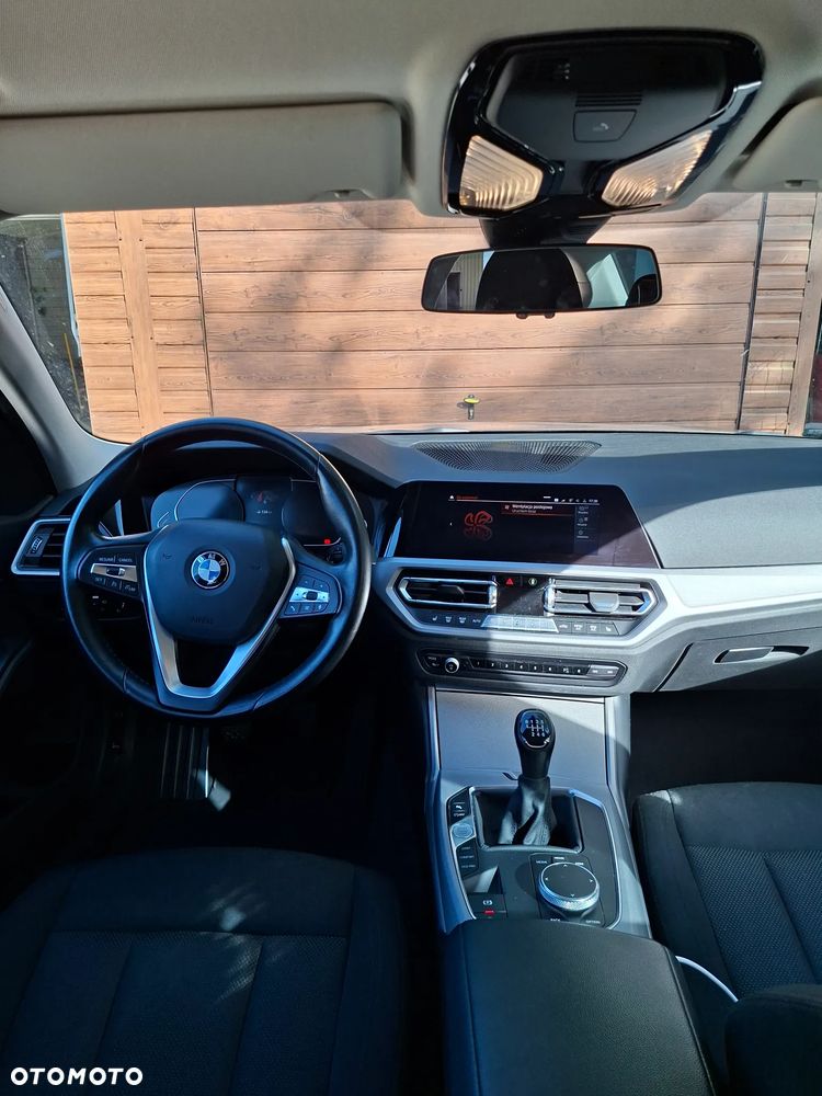 BMW Seria 3 - 32