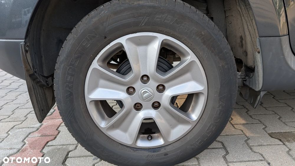 Dacia Duster 1.6 Laureate 4x4 - 13