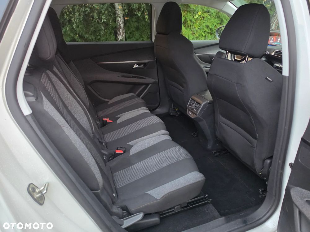 Peugeot 5008 1.6 BlueHDi Style 7os - 26