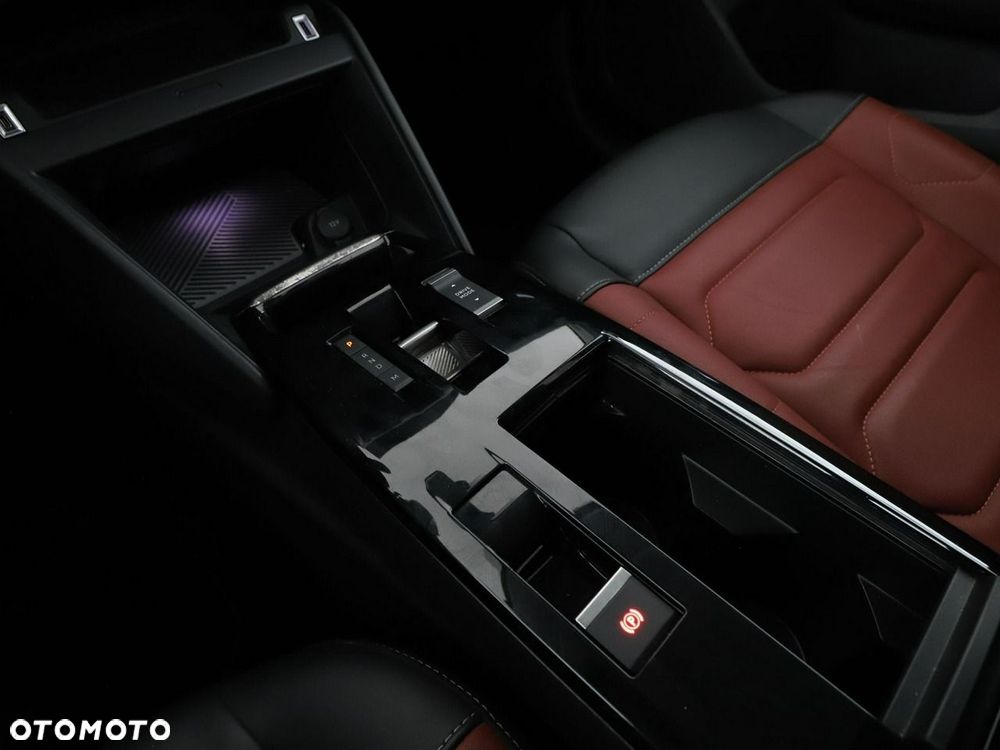 Citroën C4 PureTech 130 Stop&Start EAT8 SHINE - 32