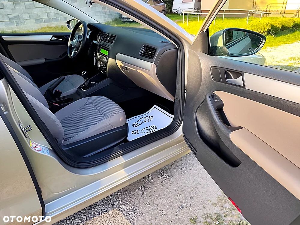 Volkswagen Jetta 1.2 TSI BlueMotion Technology Trendline - 21