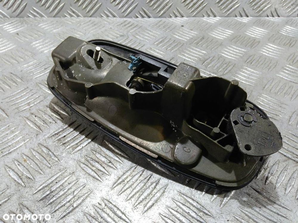 KLAMKA ZEWNĘTRZNA LEWY PRZÓD RENAULT TRAFIC - 2