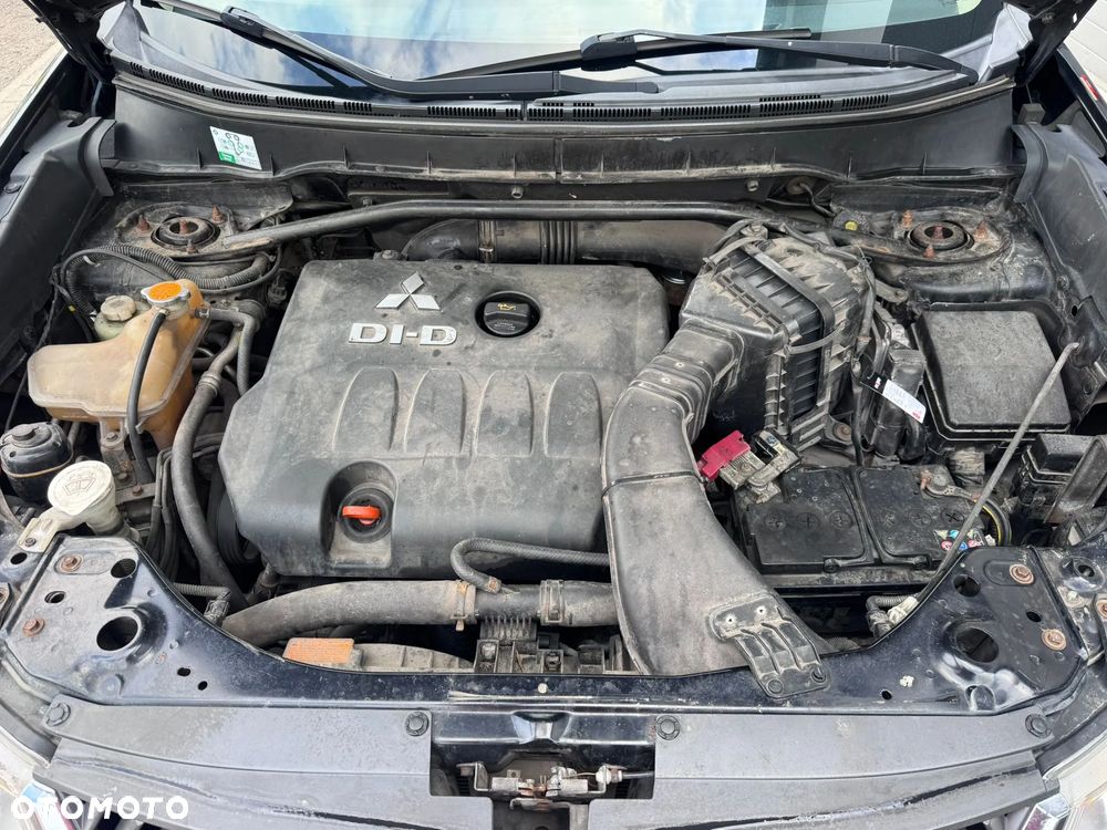 Mitsubishi Outlander 2.0 DID Instyle - 10