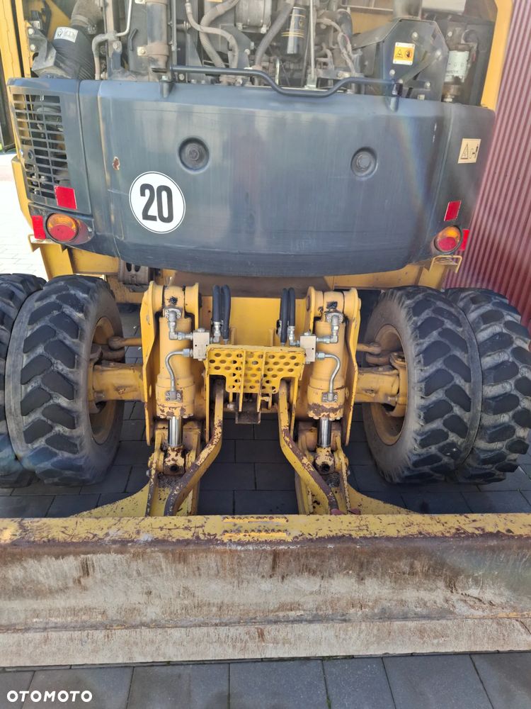 Komatsu PW98 MR-8 - 13