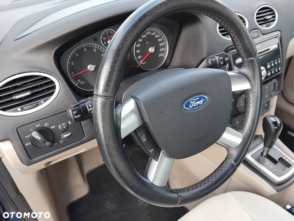 Ford Focus 1.6 Ghia - 13