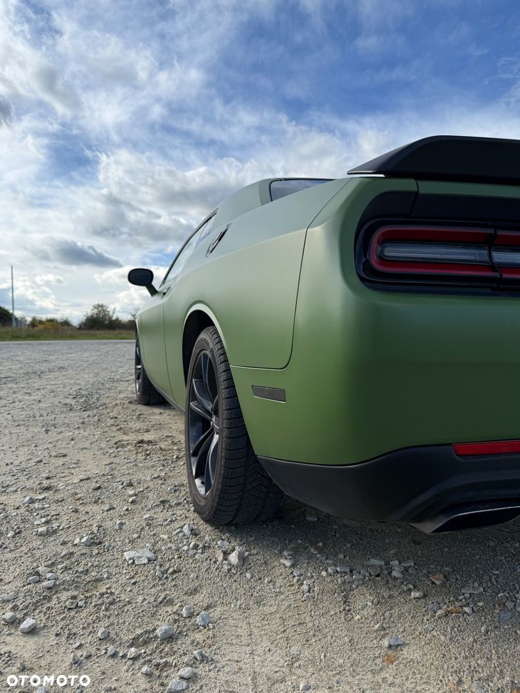 Dodge Challenger 5.7 R/T - 6