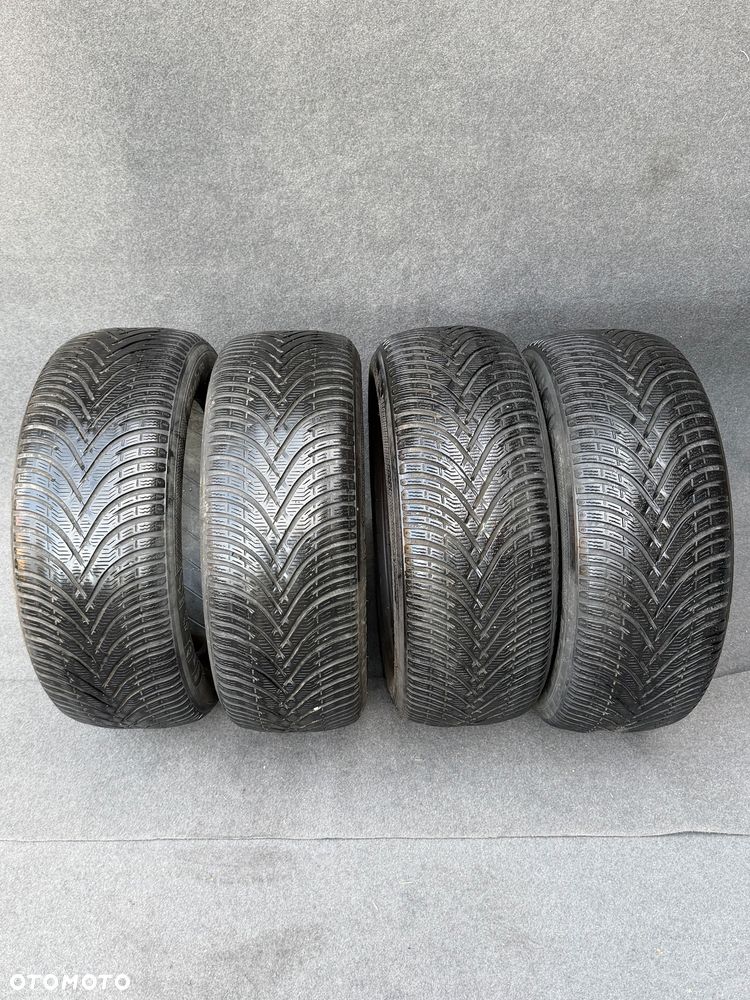 Cztery opony zimowe Pirelli (mix roczników) 225/45/18 R18 Radom 4 sztuki zima gwarancja rozruchowa - 1