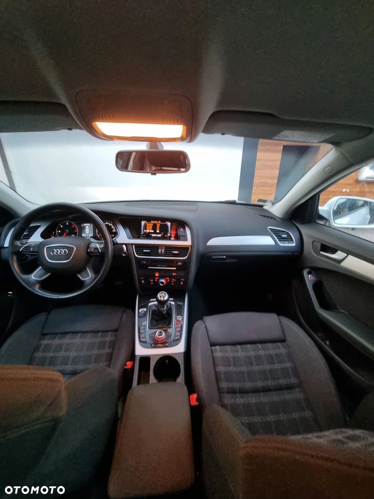 Audi A4 Limousine - 11