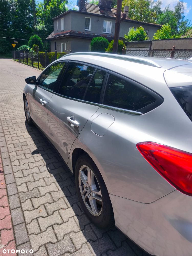 Ford Focus 1.5 EcoBoost Titanium ASS - 6
