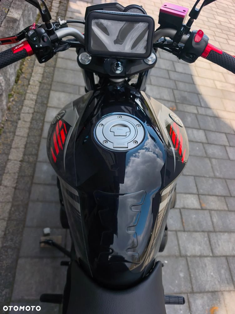 Yamaha XJ - 25