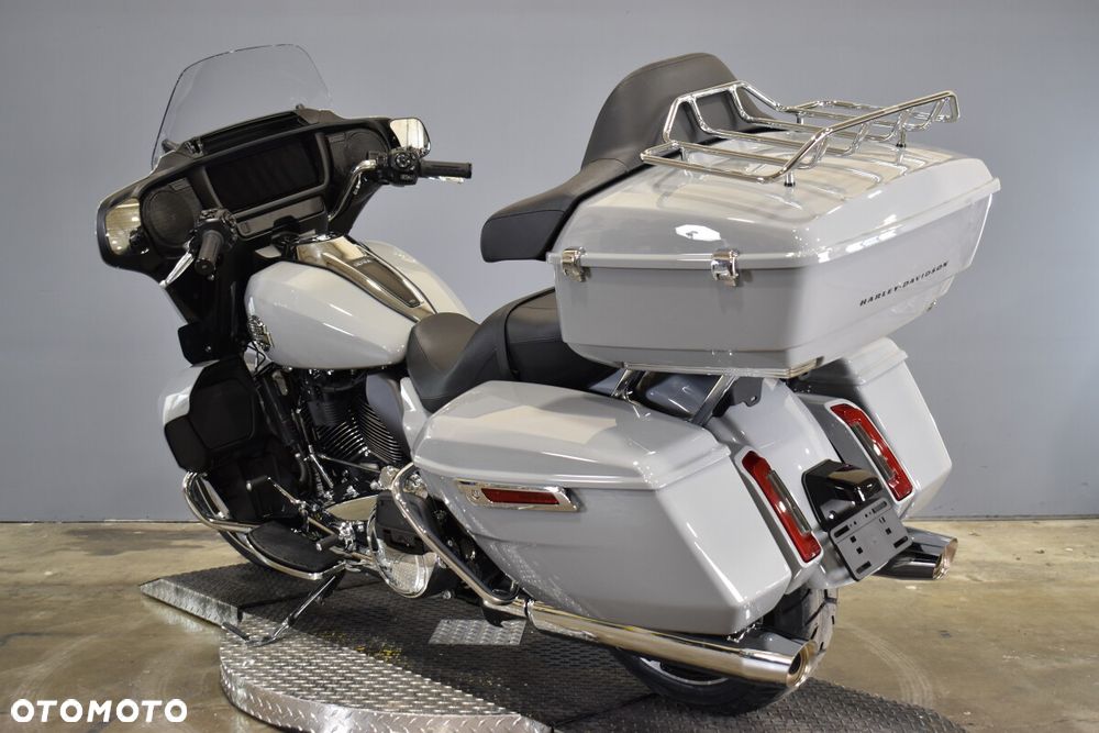 Harley-Davidson Touring Street Glide - 4