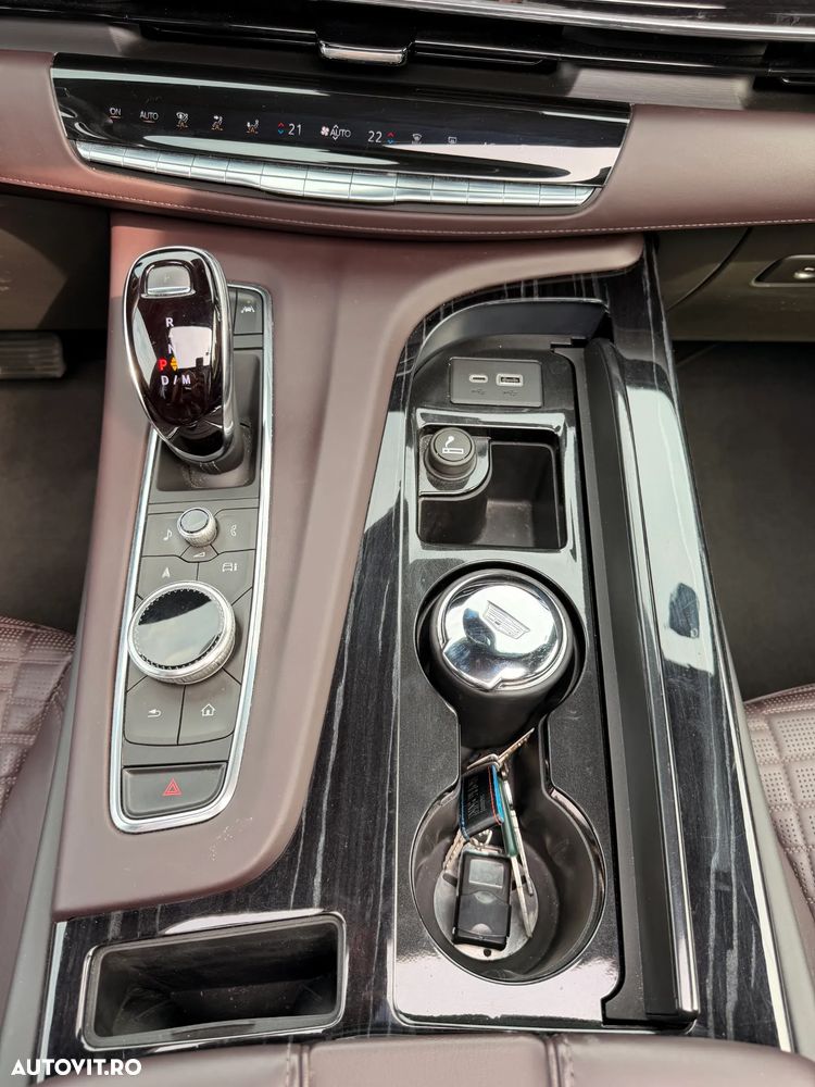 Cadillac Escalade - 20