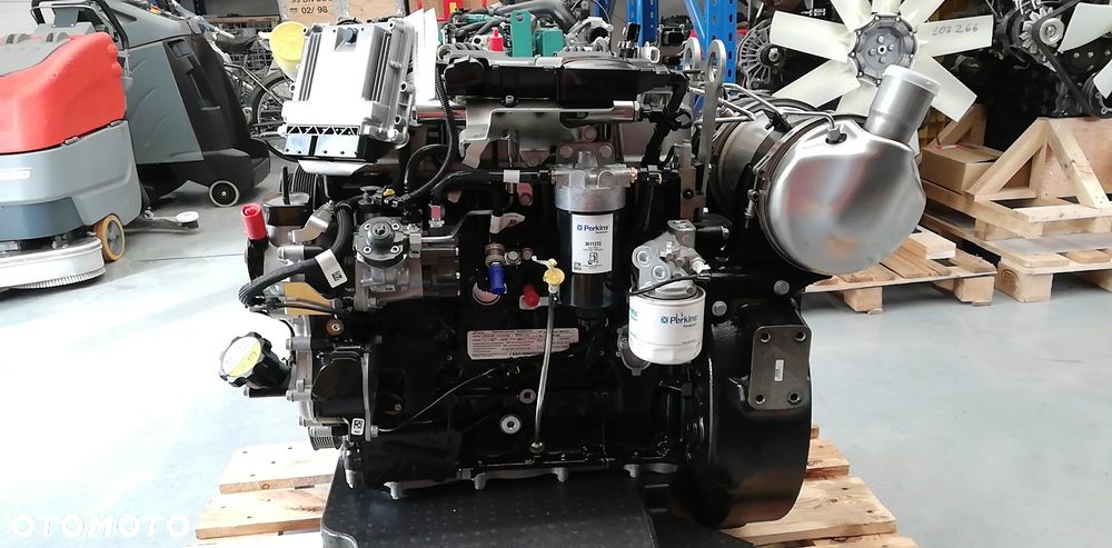 SILNIK PERKINS 854E-E43T CAT C3.4B 31000 netto - 4