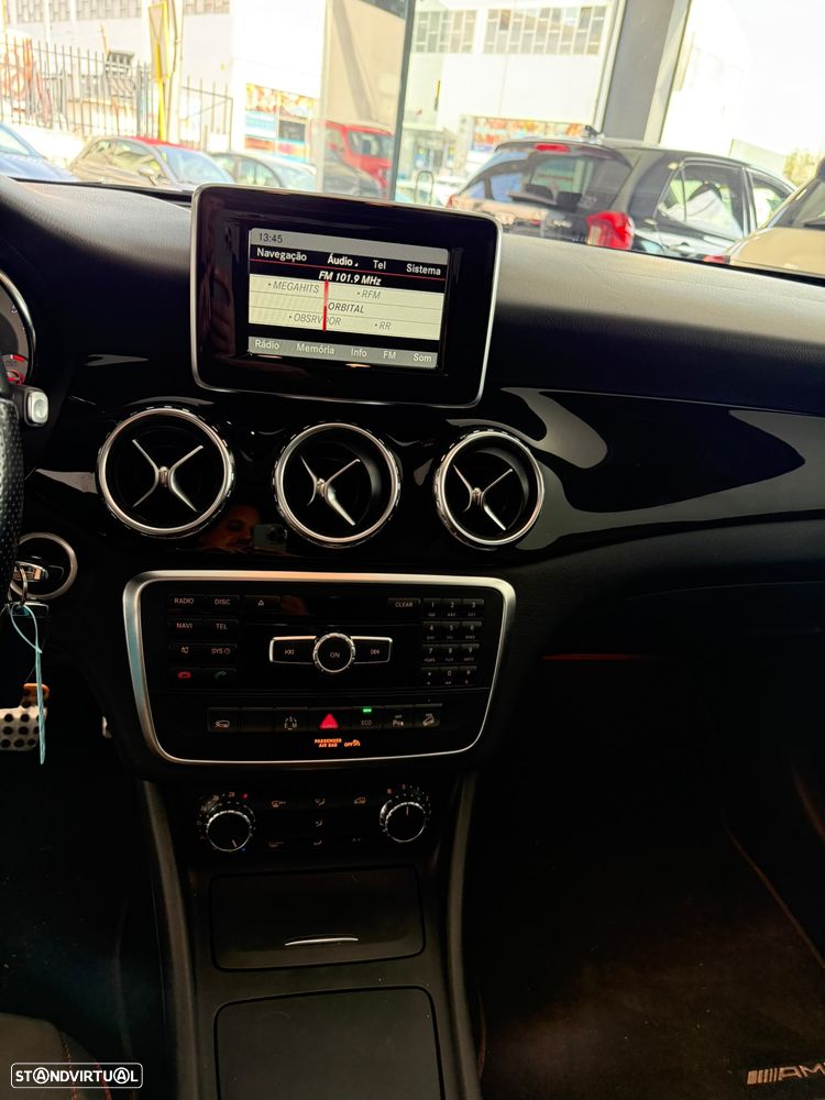 Mercedes-Benz GLA 220 CDI 4Matic 7G-DCT Urban - 12