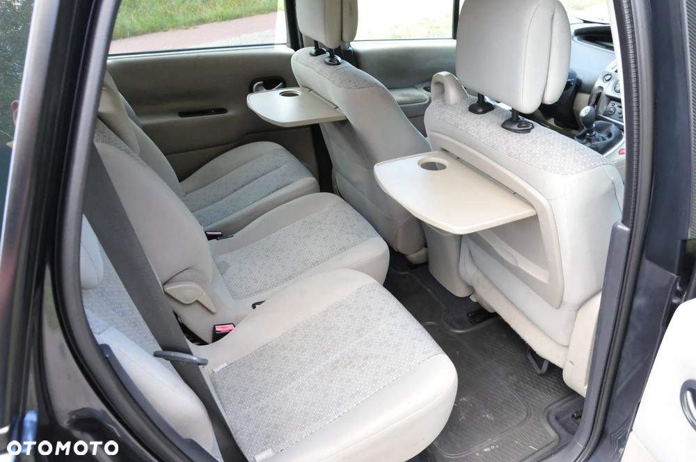 Renault Grand Scenic 1.9 dCi FAP Dynamique - 19