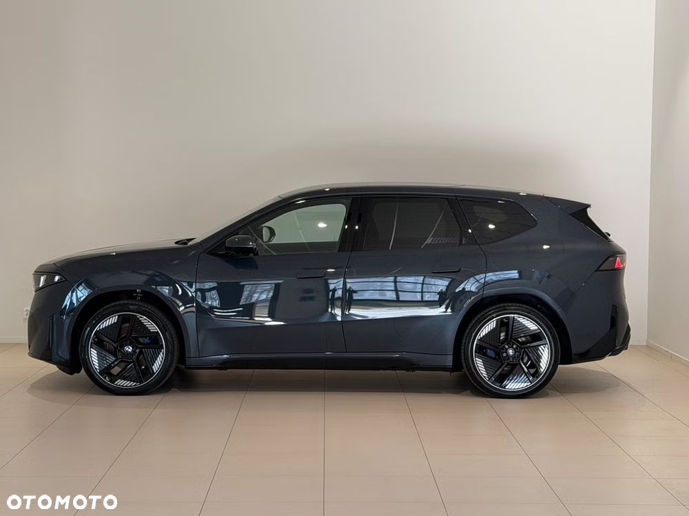 BMW iX3 - 16