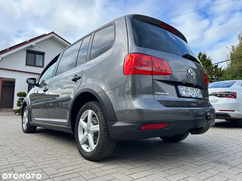 Volkswagen Touran - 33