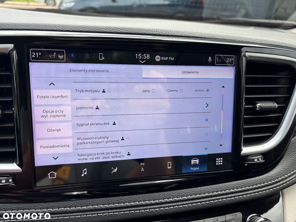 Chrysler Pacifica - 32