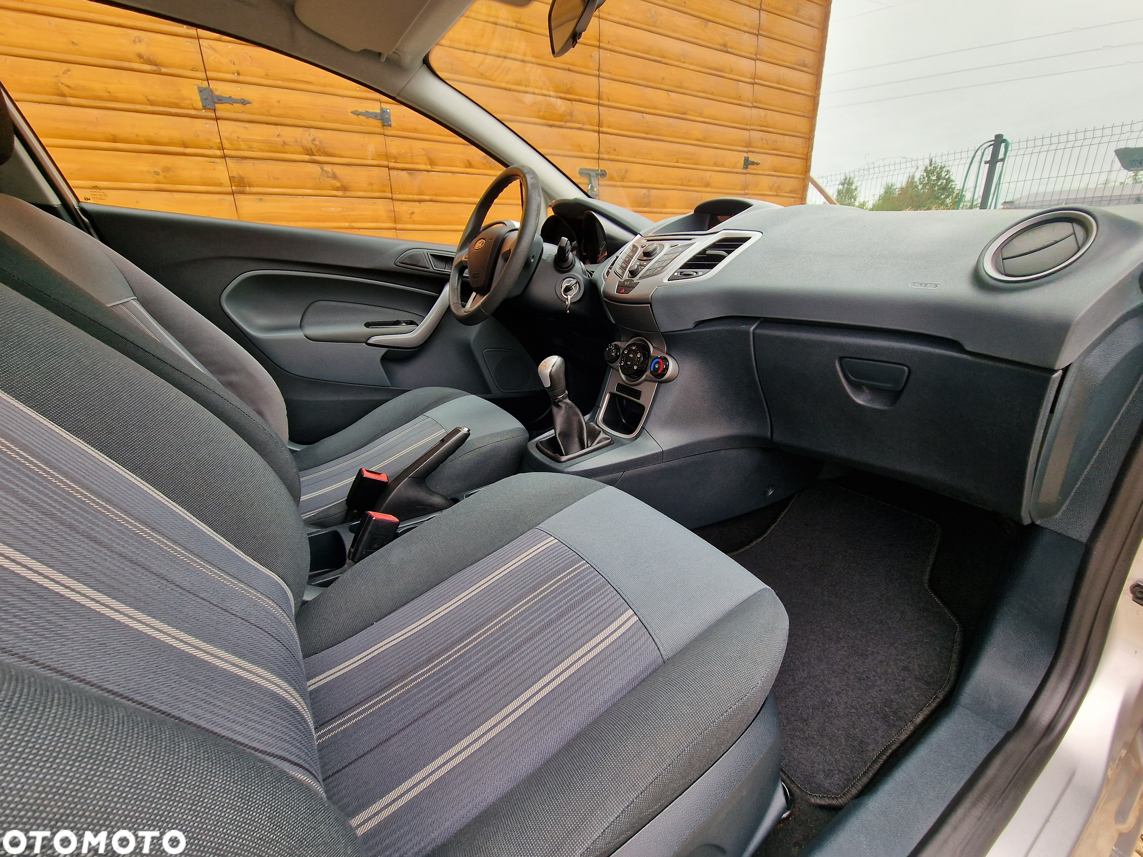 Ford Fiesta 1.25 Silver X - 24
