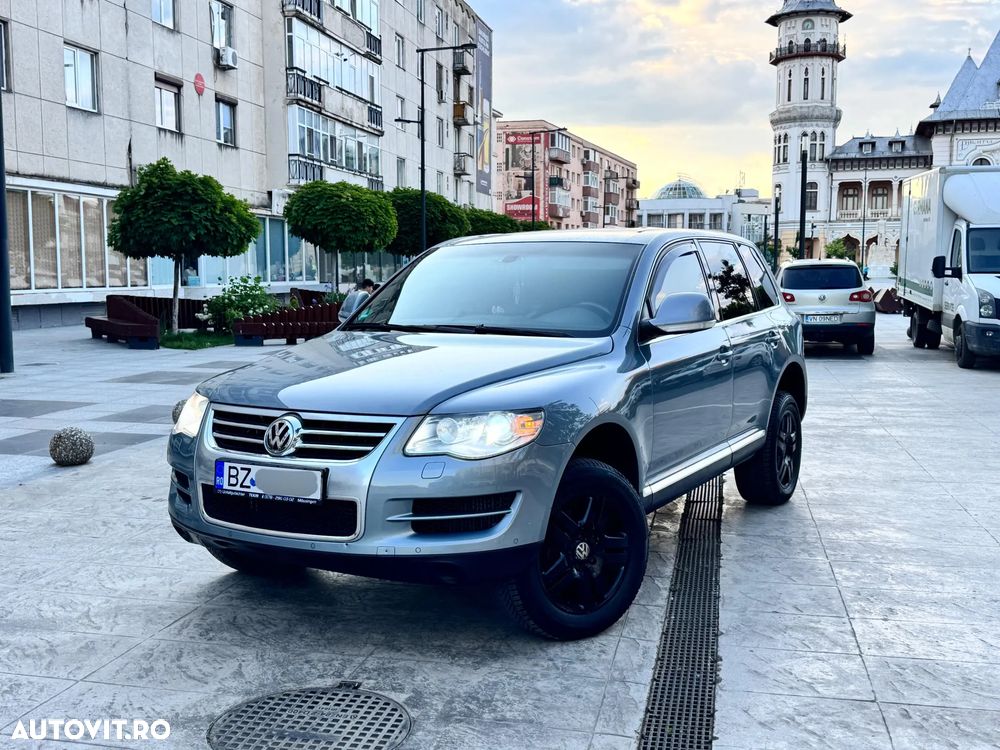 Volkswagen Touareg - 1