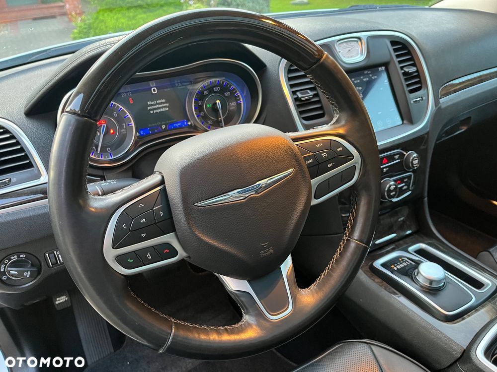 Chrysler 300C - 11