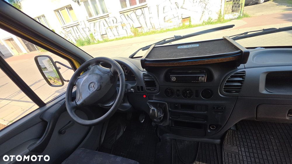 Mercedes-Benz Sprinter - 21