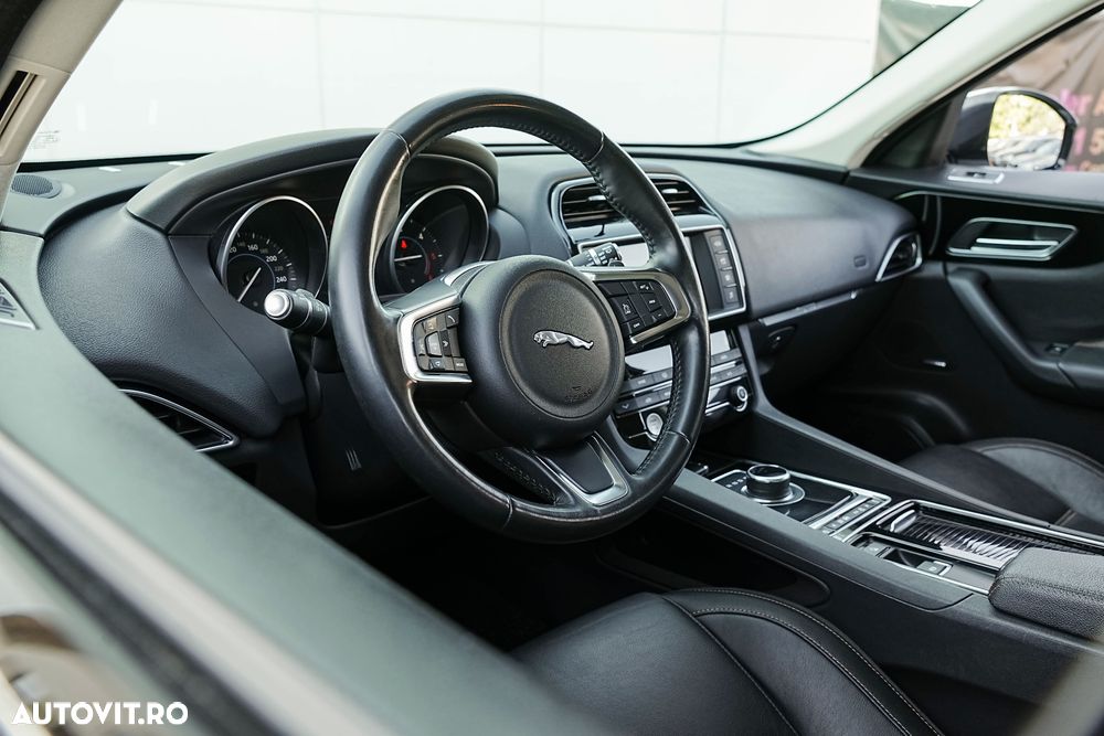 Jaguar F-Pace 20d AWD Aut. Prestige - 17