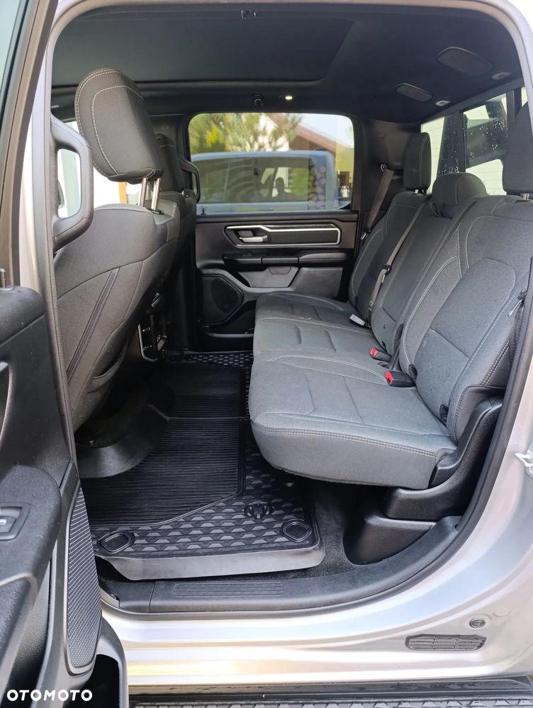 RAM 1500 Crew Cab Shortbed Bighorn - 12