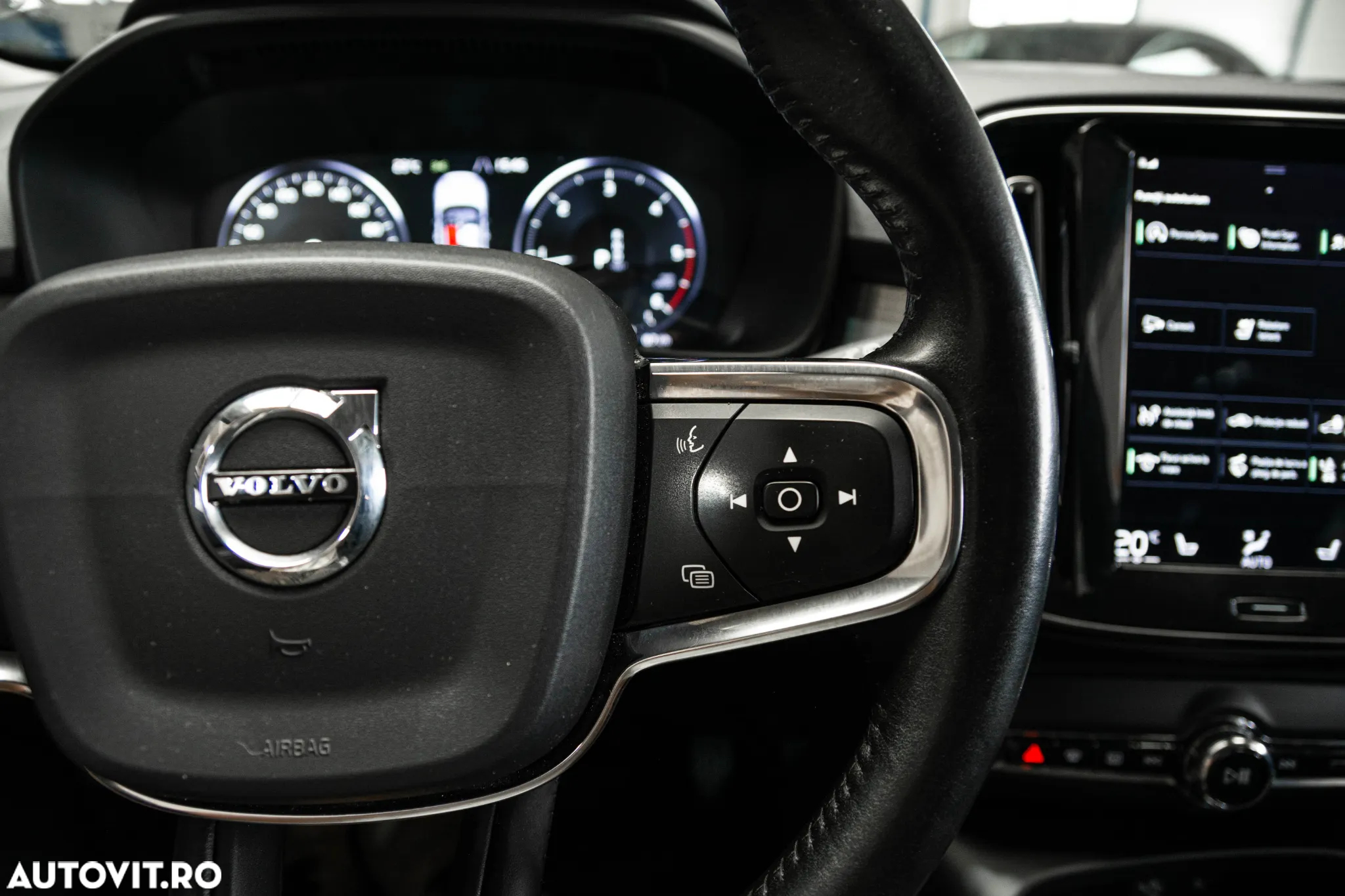 Volvo XC 40 D3 AWD Momentum - 24