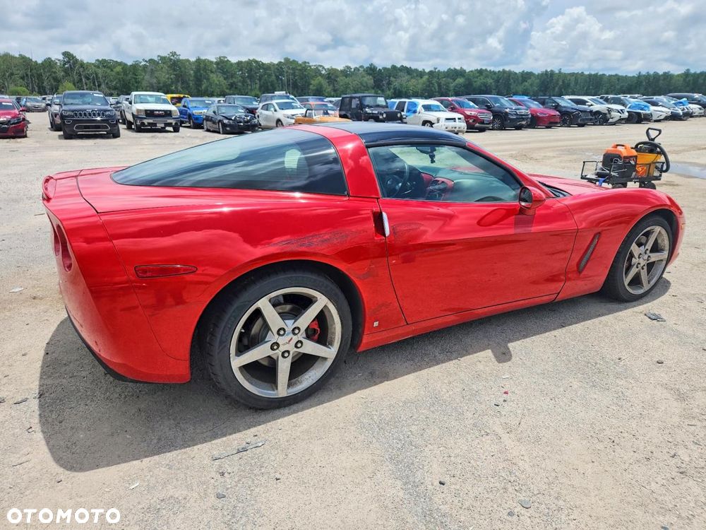 Chevrolet Corvette - 3