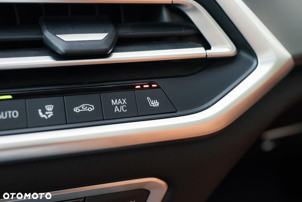 BMW X5 xDrive40i - 27